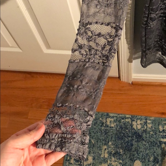 Beautiful, classy fitted dress - Picture 3 of 3